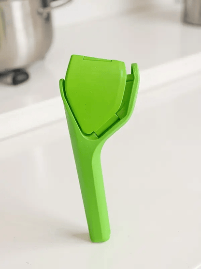 🍋 Squeeze Freshness Instantly ✨ Ultimate Lemon Squeezer – For Effortless, Mess-Free Juicing All Day! 🍊